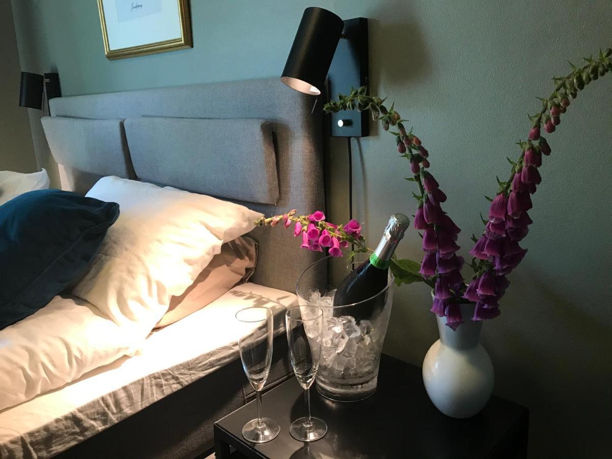 Hasse Pa Sjoekanten Hotell & Restaurang Jonkoping Ngoại thất bức ảnh