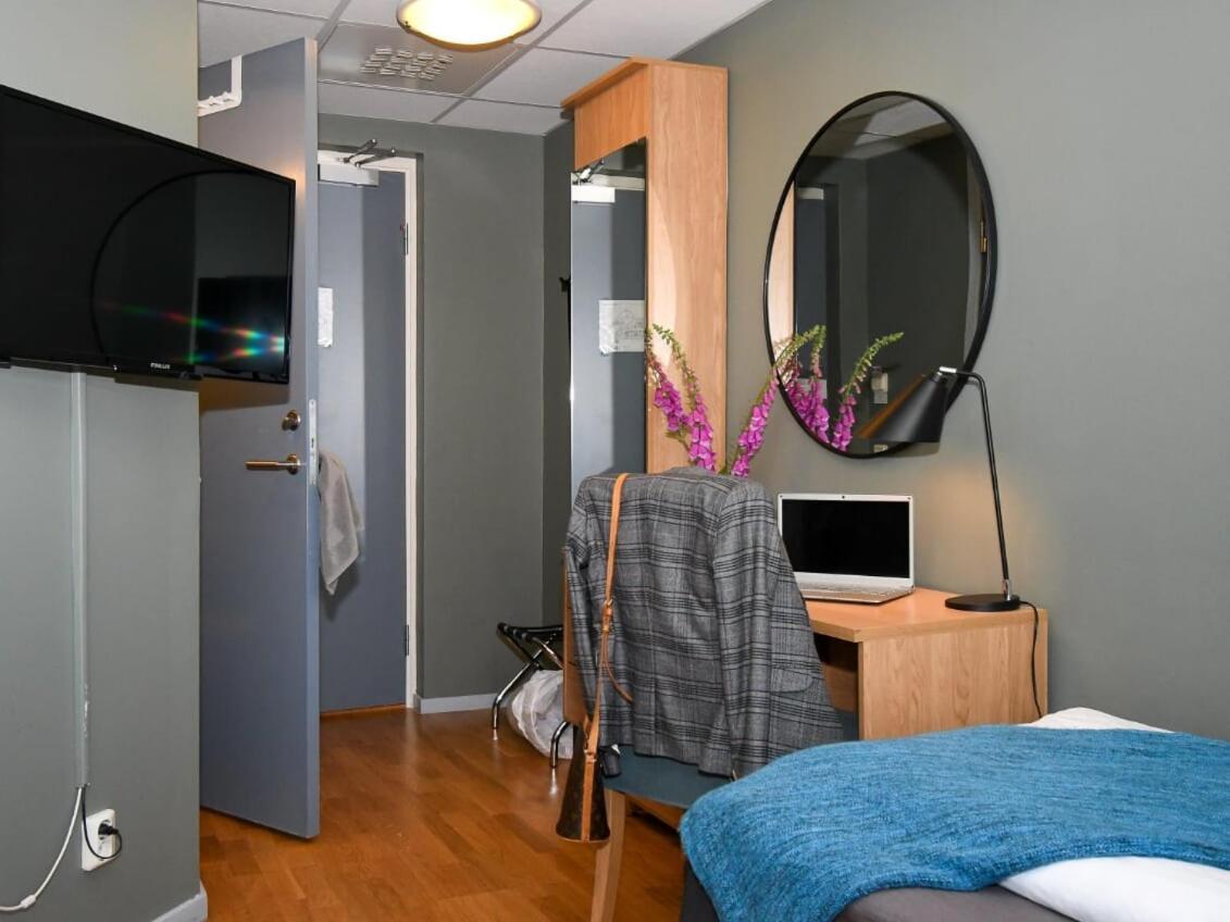 Hasse Pa Sjoekanten Hotell & Restaurang Jonkoping Ngoại thất bức ảnh