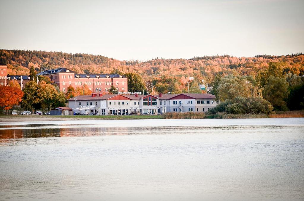 Hasse Pa Sjoekanten Hotell & Restaurang Jonkoping Ngoại thất bức ảnh